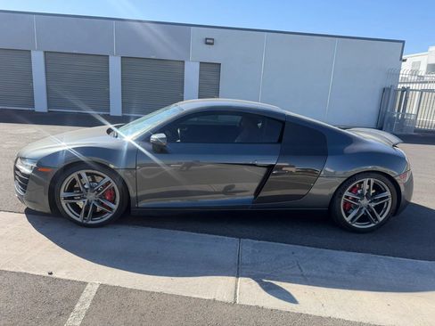 Used 2015 Audi R8 V8 w/ Extended Leather Package AWD/4WD image 3