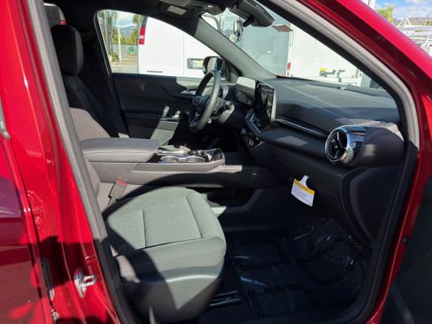 New 2026 Chevrolet Equinox LT w/ LPO, Floor Liner Package image 10