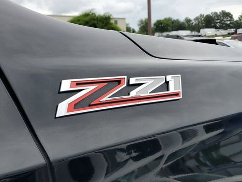 Used 2022 Chevrolet Suburban Z71 w/ Off-Road Capability Package AWD/4WD image 7