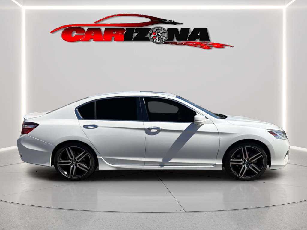 Used 2017 Honda Accord Touring image 4