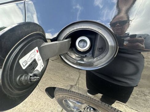 Used 2018 Chrysler Pacifica Limited w/ S Appearance Package FWD image 43