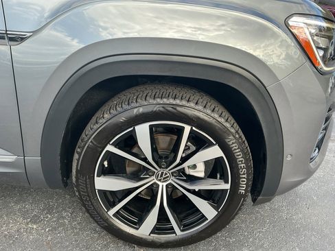 Certified 2025 Volkswagen Atlas SEL Premium R-Line image 29
