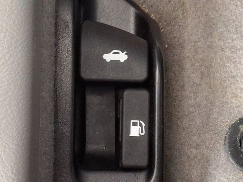 Used 2015 Toyota Camry LE FWD image 22