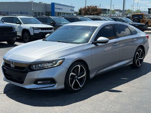 Used 2020 Honda Accord Sport image 9