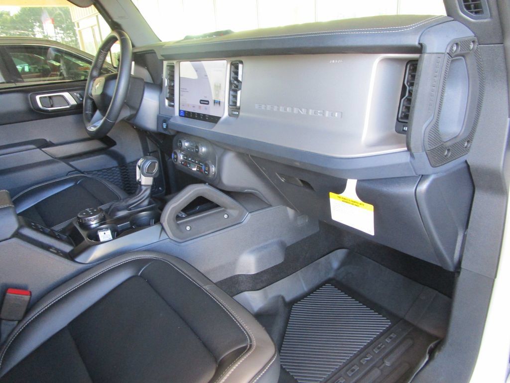 Used 2026 Ford Bronco Outer Banks w/ Sasquatch Package AWD/4WD image 31
