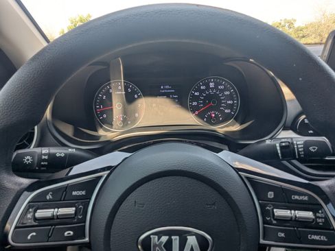 Certified 2021 Kia Forte Sedan FWD image 33