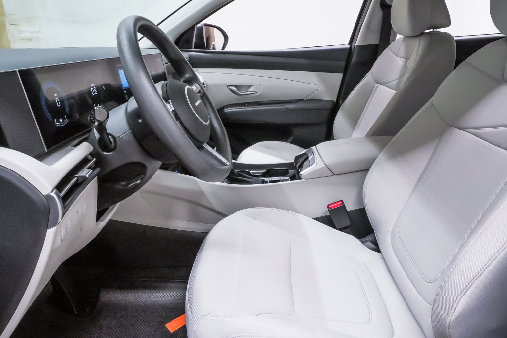 Certified 2026 Hyundai Tucson SE FWD image 9
