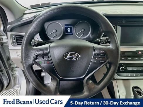 Used 2017 Hyundai Sonata SE FWD image 16