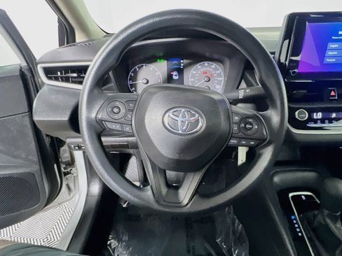 Used 2025 Toyota Corolla LE FWD image 18