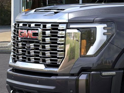 New 2026 GMC Sierra 2500 Denali w/ Denali Reserve Package AWD/4WD image 17