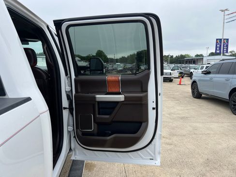 Used 2019 Ford F350 King Ranch w/ King Ranch Ultimate Package AWD/4WD image 12