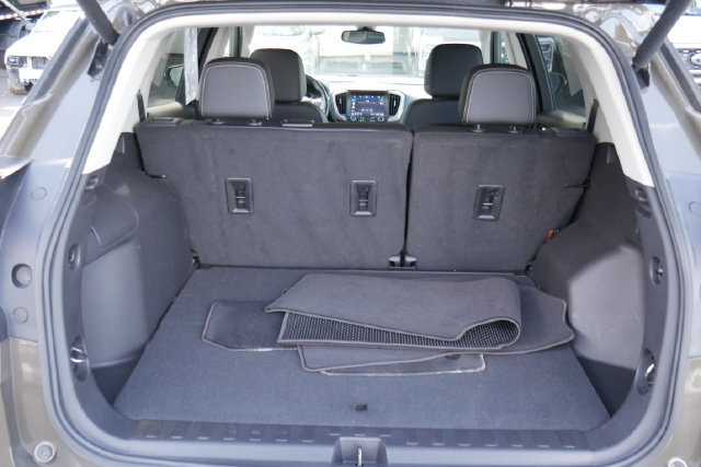 Used 2024 GMC Terrain Denali AWD/4WD image 10