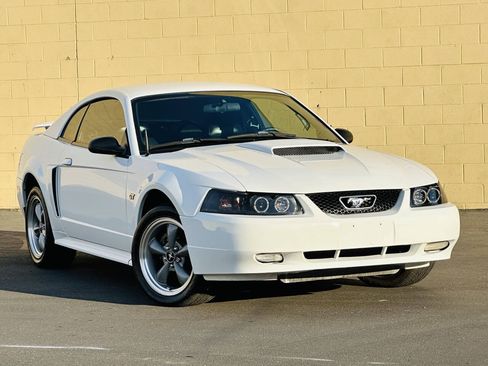 Used 2002 Ford Mustang GT RWD image 1