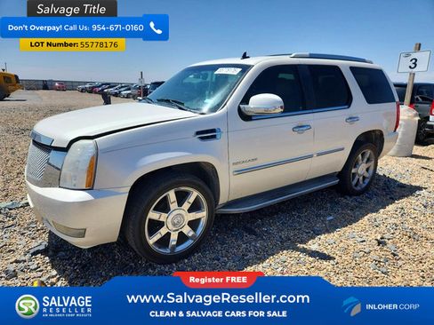 Used 2011 Cadillac Escalade Luxury RWD image 1