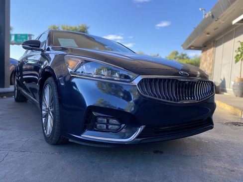 Used 2017 Kia Cadenza Limited FWD image 3