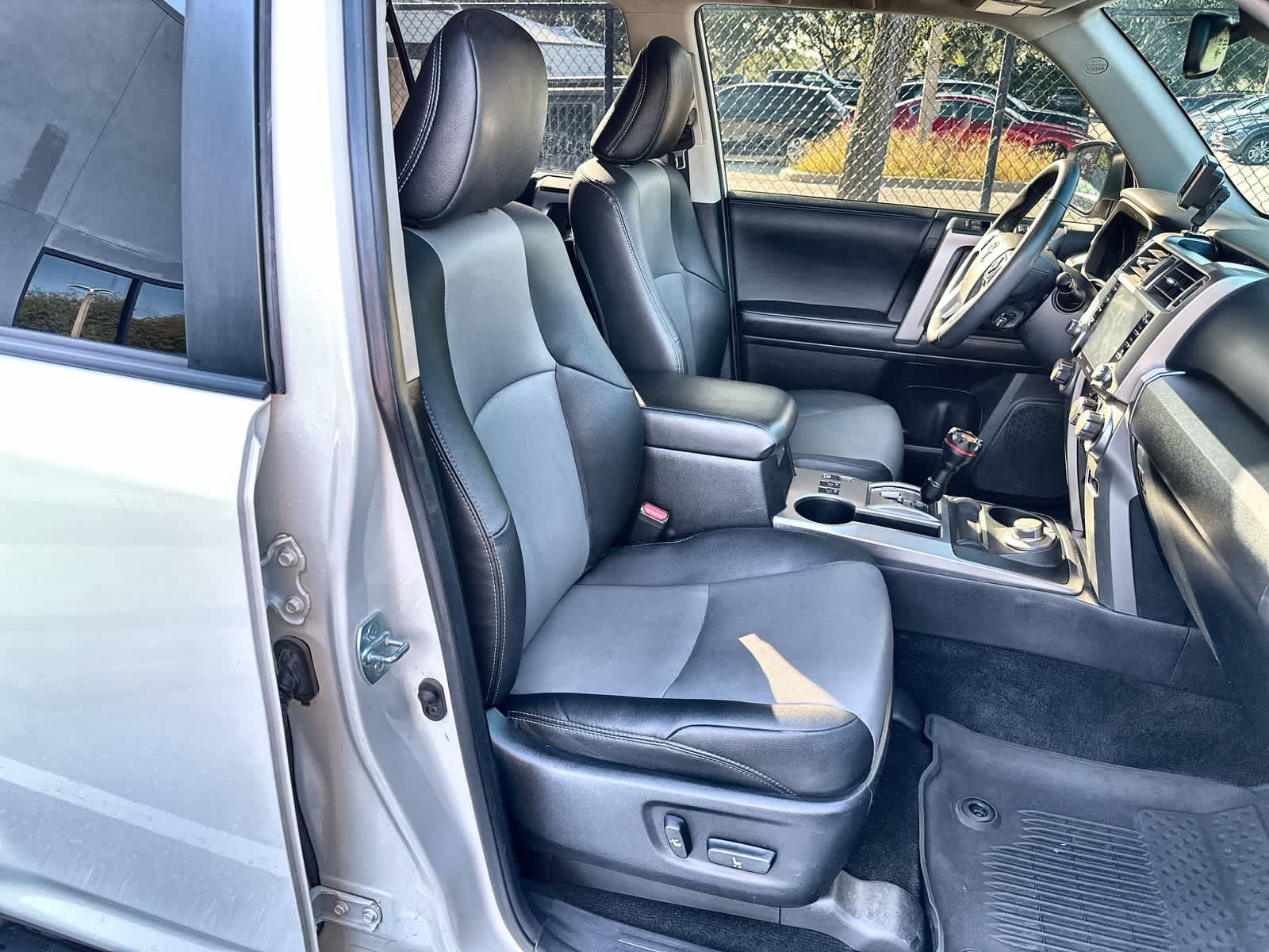 Used 2021 Toyota 4Runner SR5 Premium w/ Moonroof Package AWD/4WD image 9