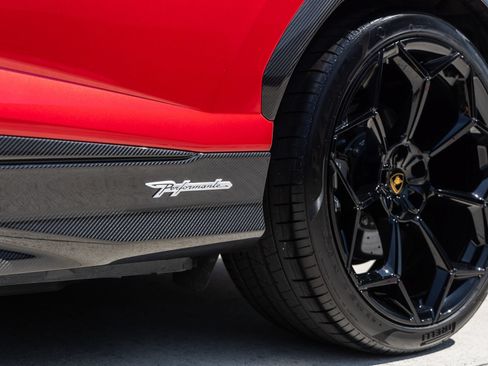 Used 2024 Lamborghini Urus Performante AWD/4WD image 17