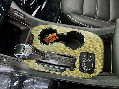 Used 2019 GMC Acadia Denali image 24