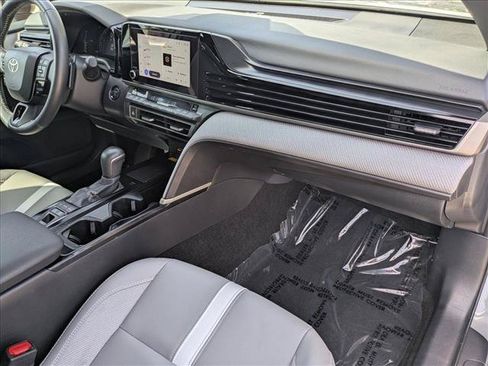 Used 2025 Toyota Camry SE FWD image 21