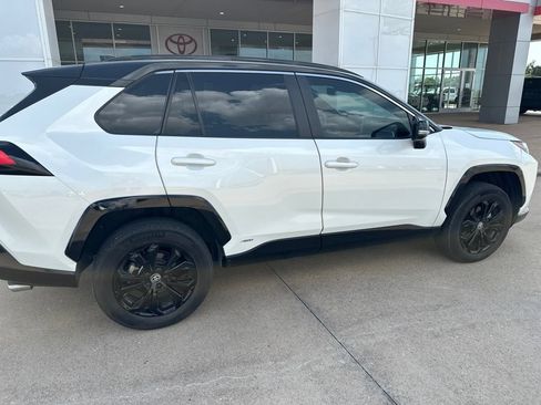 Used 2022 Toyota RAV4 XSE AWD/4WD image 8
