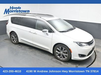 Used 2018 Chrysler Pacifica Limited w/ Tire & Wheel Group