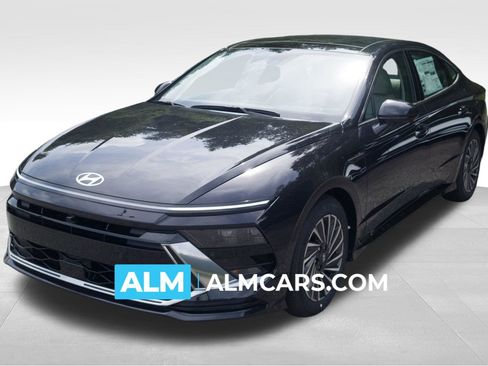 Used 2025 Hyundai Sonata Limited FWD image 1