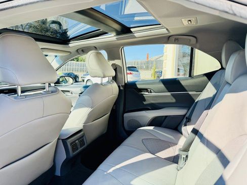 Used 2020 Toyota Camry XSE image 8