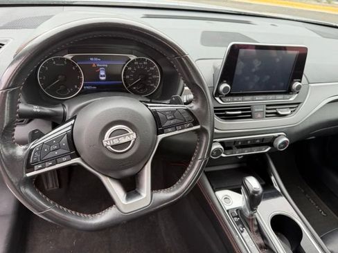 Used 2024 Nissan Altima 2.5 SR FWD image 10