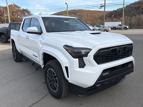 New 2025 Toyota Tacoma TRD Sport AWD/4WD image 2