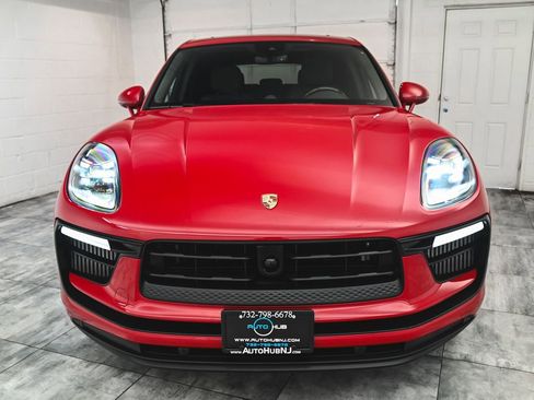 Used 2023 Porsche Macan S AWD/4WD image 2