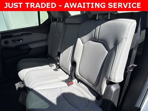 Used 2023 Honda Pilot Touring image 13