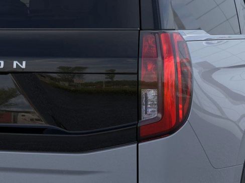 New 2025 Ford Expedition Active image 45