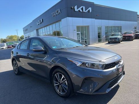 Used 2023 Kia Forte LXS image 1