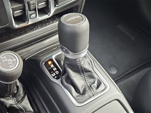 New 2026 Jeep Gladiator Sahara image 20