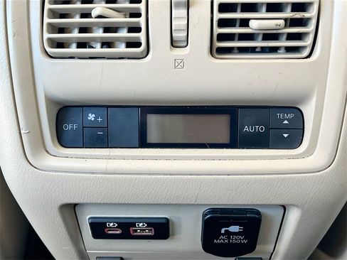 Used 2019 Nissan Pathfinder Platinum image 25