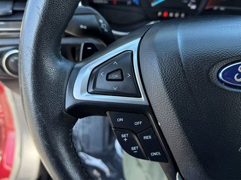 Used 2017 Ford Fusion SE w/ Fusion SE Technology Package image 28