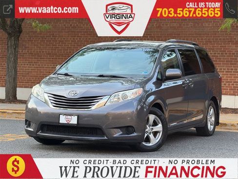 Used 2016 Toyota Sienna LE w/ Protection Package FWD image 2