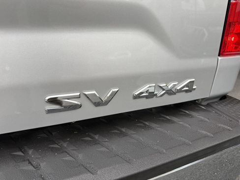 Used 2019 Nissan Titan SV image 31