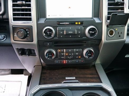 Used 2017 Ford F350 Platinum w/ Platinum Ultimate Package image 28