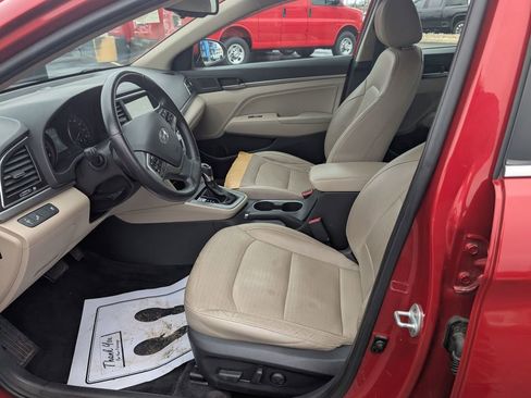 Used 2017 Hyundai Elantra Limited image 13