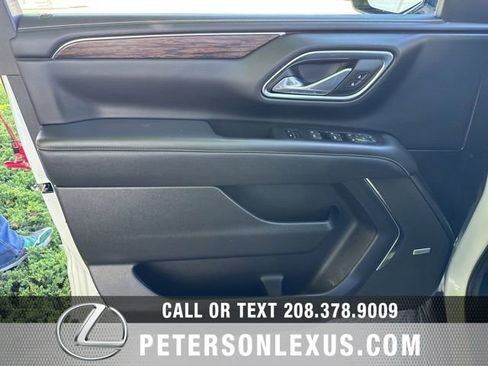 Used 2024 Chevrolet Suburban Premier AWD/4WD image 27