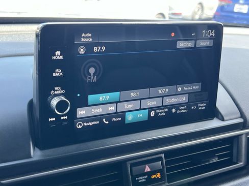 Used 2024 Honda Pilot Touring image 14