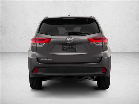 Used 2019 Toyota Highlander SE image 5