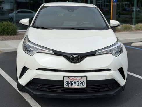 Used 2019 Toyota C-HR LE image 5