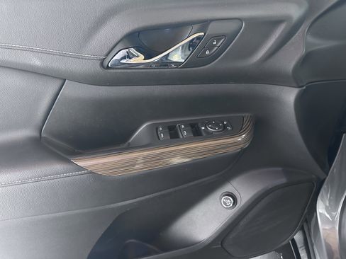 Used 2020 GMC Acadia SLE w/ Driver Convenience Package FWD image 49