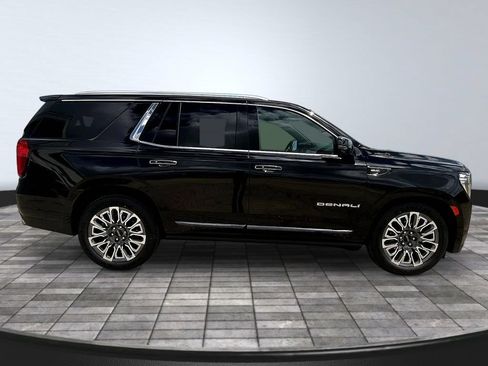 Used 2023 GMC Yukon Denali Ultimate AWD/4WD image 8