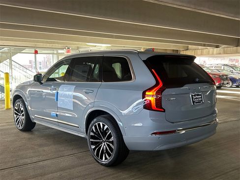 New 2026 Volvo XC90 B6 Plus w/ Protection Package Premier image 4
