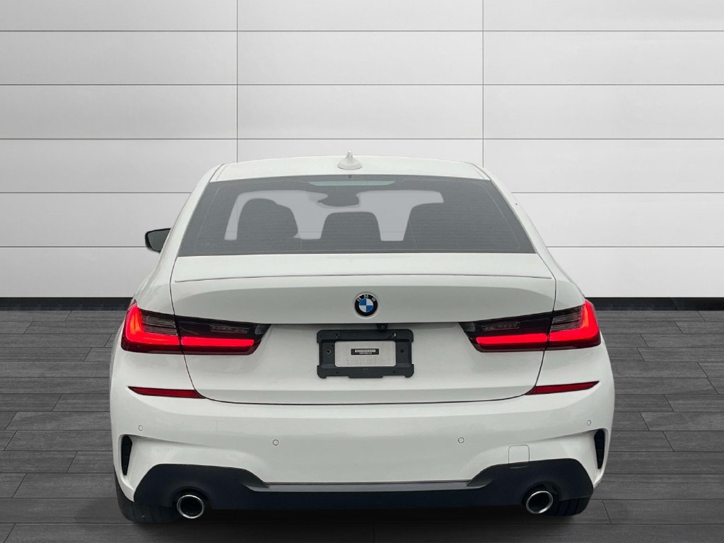 Used 2022 BMW 330i xDrive Sedan w/ M Sport Package AWD/4WD image 4