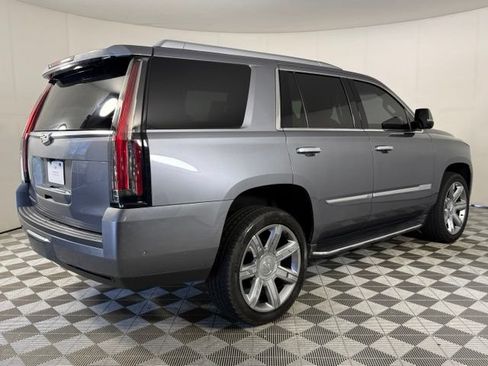 Used 2019 Cadillac Escalade Luxury AWD/4WD image 9
