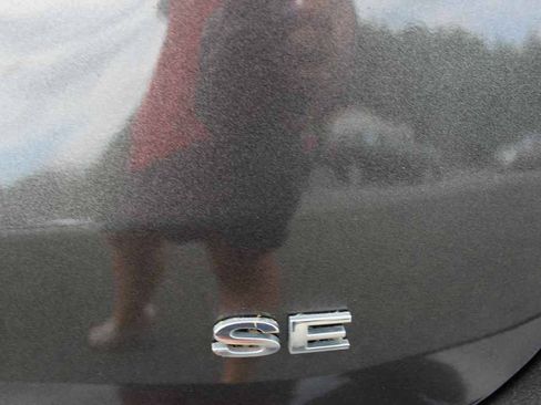 Used 2018 Ford Focus SE FWD image 7